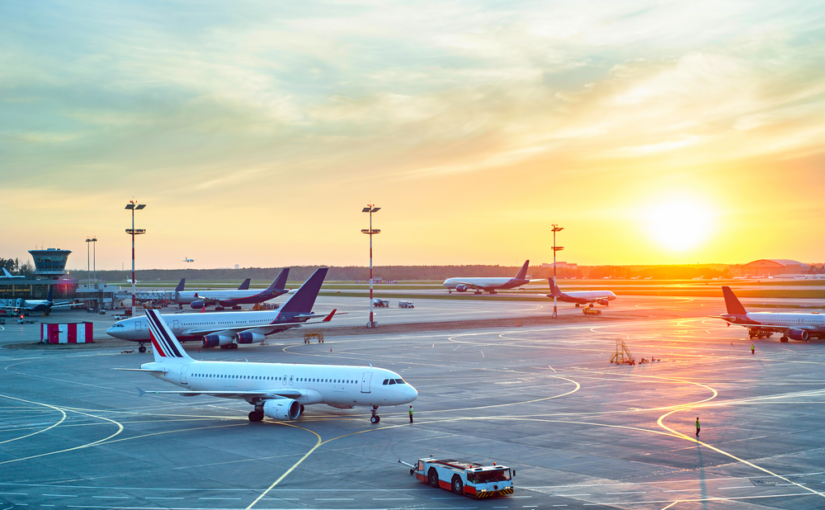 Serviços oferecidos por uma escola de aviação