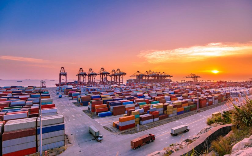 Qual o papel do integrador logístico no transporte internacional?