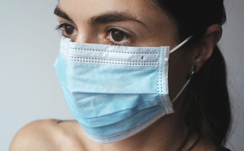 Como a mercado da moda abraçou as máscaras de proteção como um novo item fashion