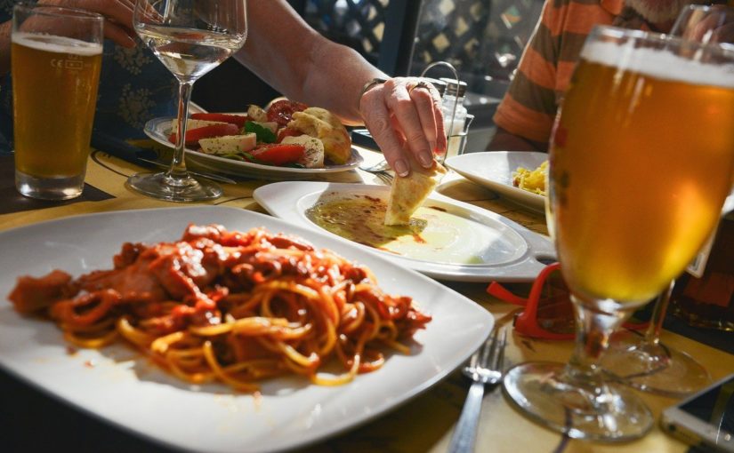 Receitas de bebidas para um jantar com amigos e familiares