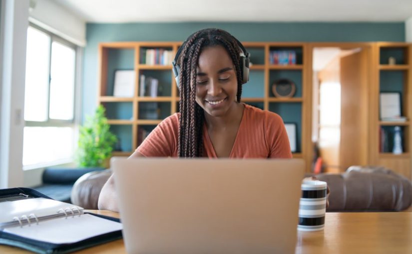 Trabalha em home office? Conheça dicas para ter um bom rendimento