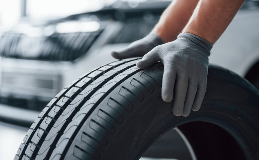 Como os pneus silenciosos afetam a experiência de condução do veículo?