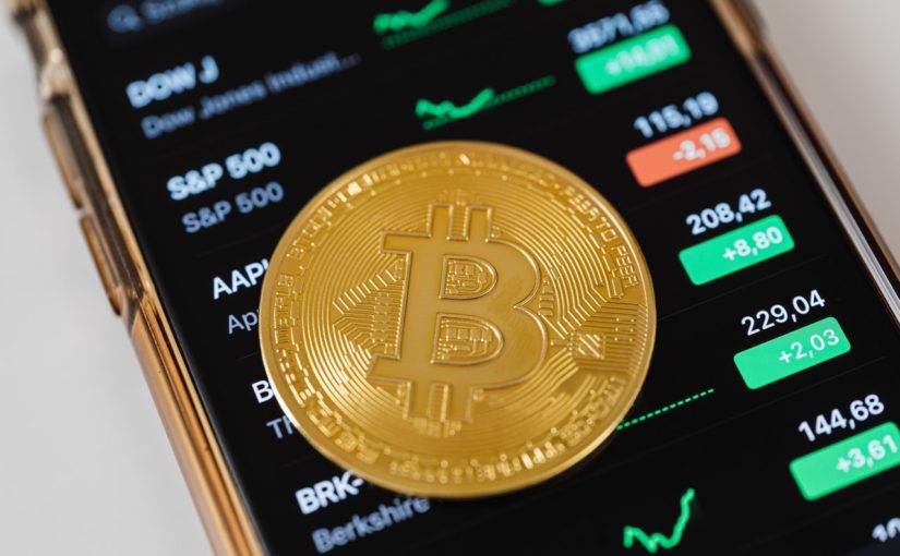 Bitcoins: saiba como investir e suas vantagens