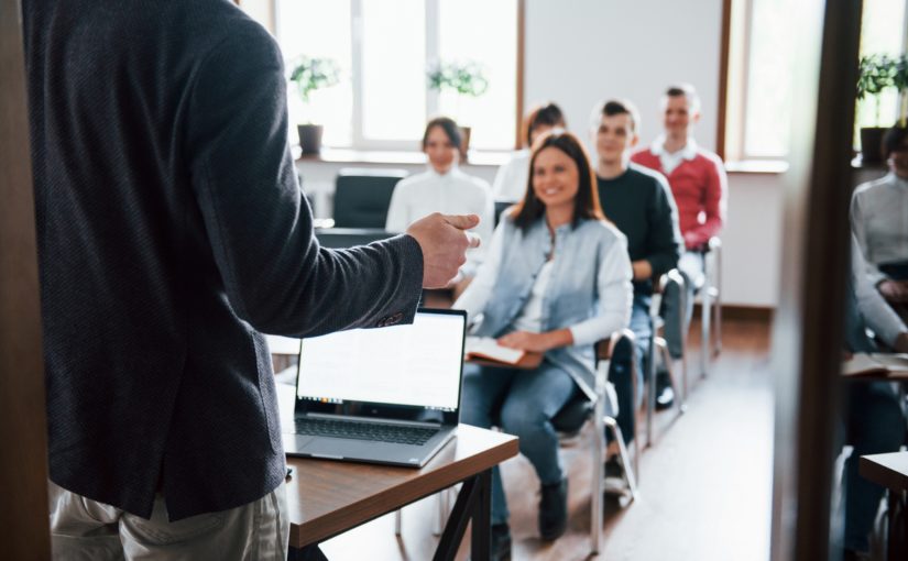 A faculdade realmente vale a pena? Veja como descobrir o retorno do investimento