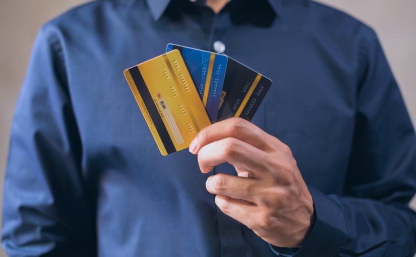 É possível fazer cartão de crédito com o nome sujo? Descubra